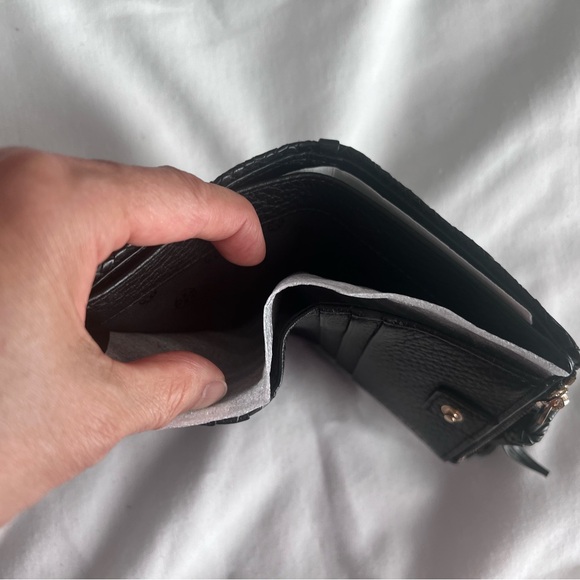 New Tory Burch Thea wallet - Picture 5 of 7